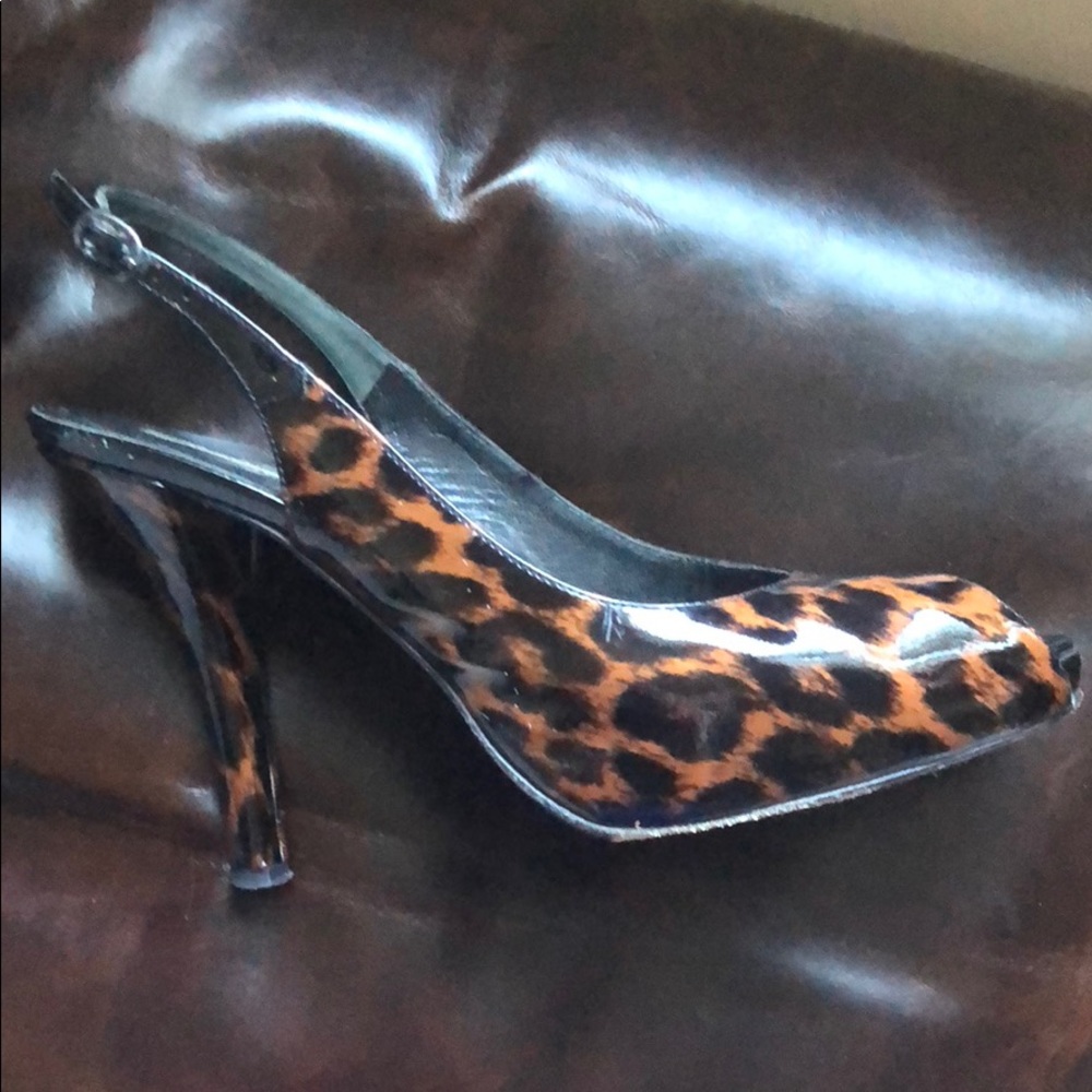 Via Spina slingback peep toe heel